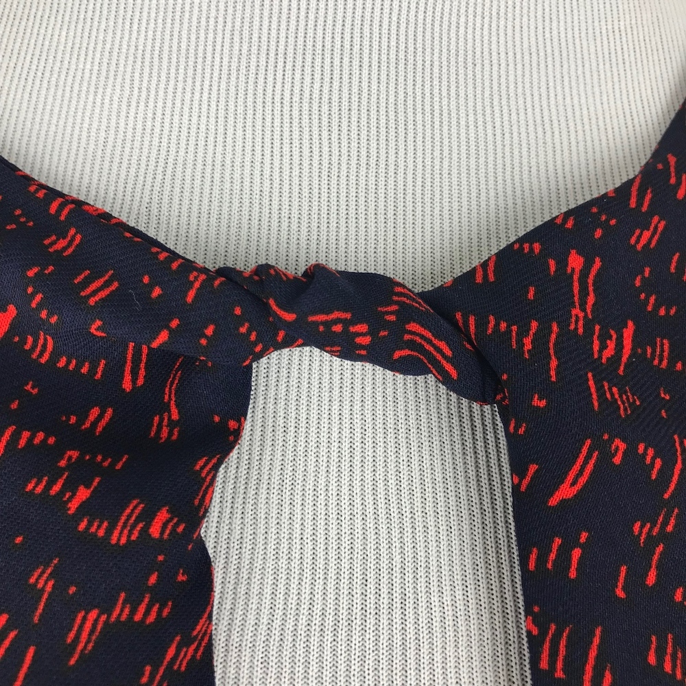 Halogen Red/Navy Twist Keyhole Top - Picture 2 of 7